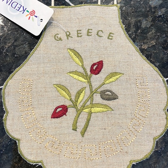 NWT Olive Oil Bottle Apron with Matching Doily - Picture 12 of 14